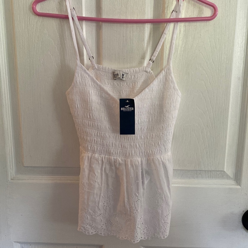 Spaghetti strap baby doll style shirt. Size medium. Hollister